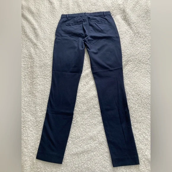 Gap women’s navy blue signature skinny pants, size 10 tall - Picture 5 of 8